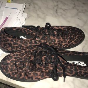 Leopard vans